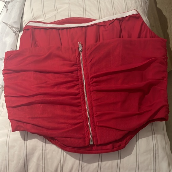 red corset crop top ♥️💋 - Picture 4 of 6